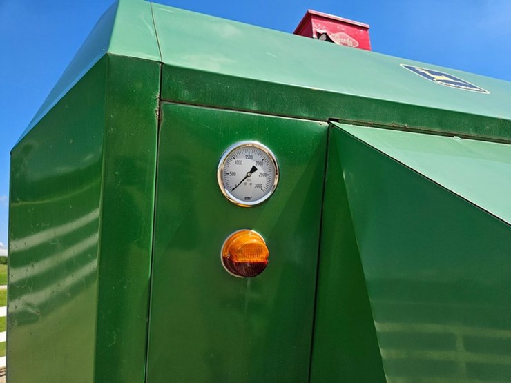 john-deere-100-image-33