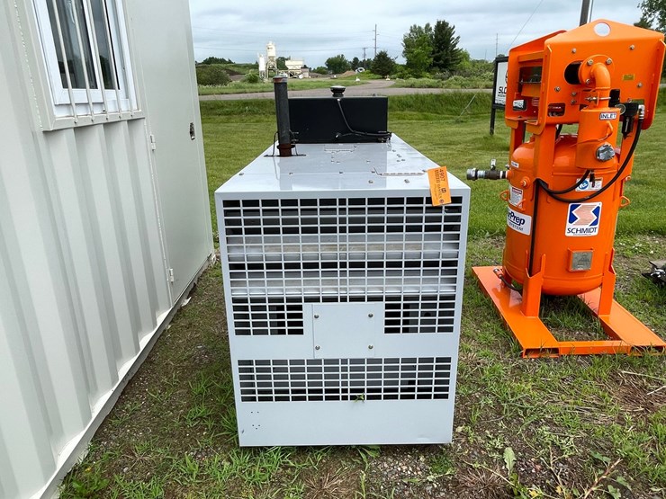 #4907-•-1994-ingersoll-rand-diesel-air-compressor-image-2