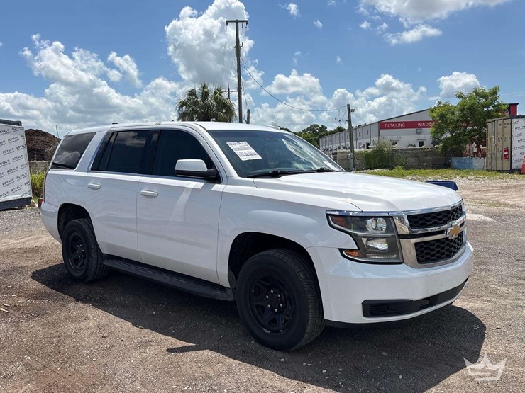 2019-chevrolet-tahoe-image-2