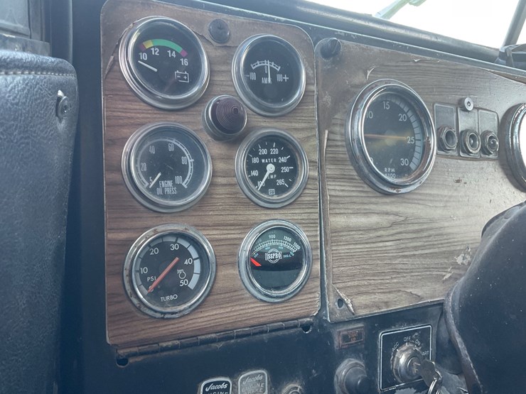 kenworth-w900a-image-18