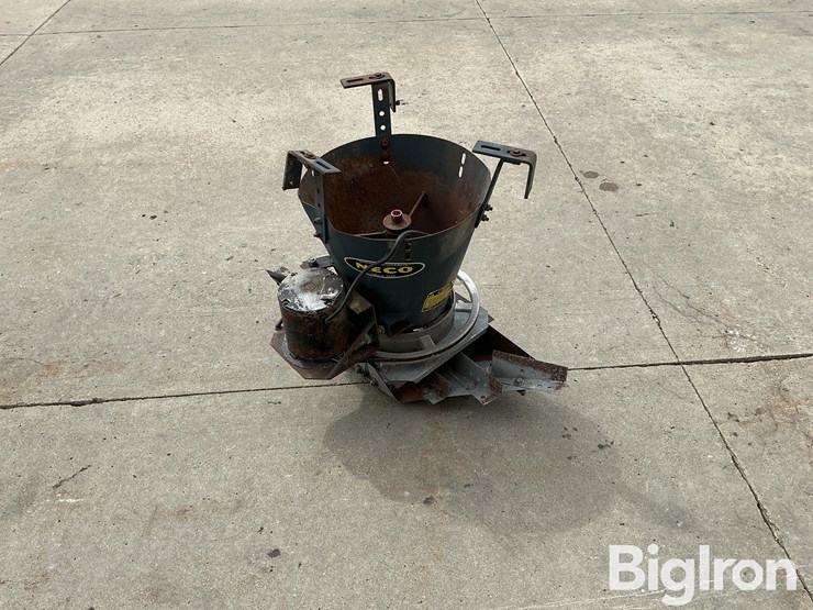 neco-electric-grain-spreader-image-6