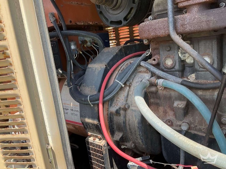 2001-generac-1611220100-30kw-t/a-towable-diesel-generator-image-16