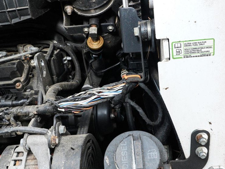 2015-bobcat-s650-image-46