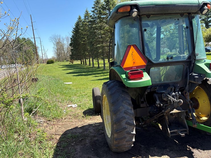 2004-john-deere-5520-image-8