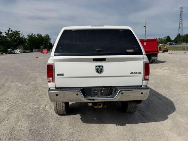 2015-ram-2500-hd-image-5