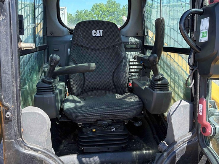 caterpillar-236d3-image-12