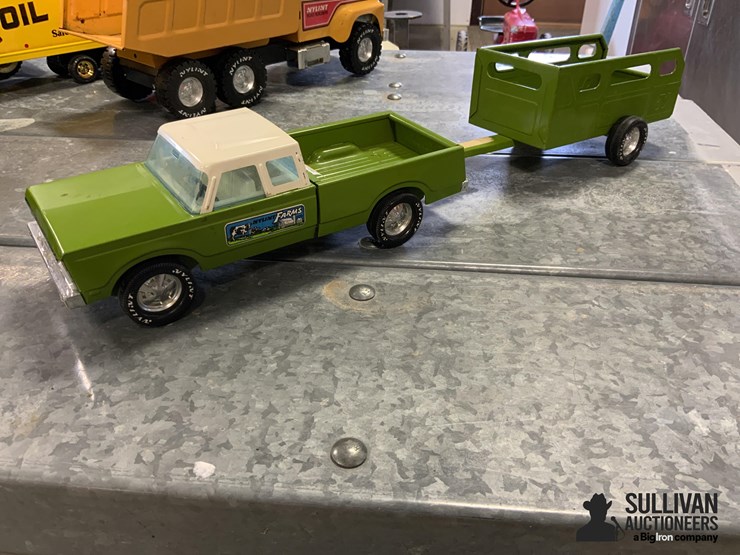 nylint-toy-pickup-&-trailer-image-1