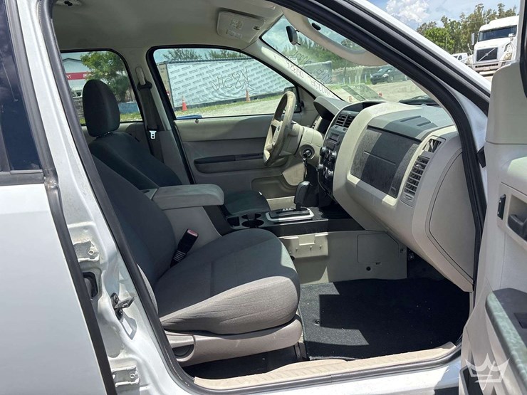 2009-ford-escape-image-16