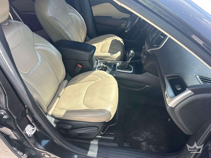 2015-jeep-cherokee-image-19