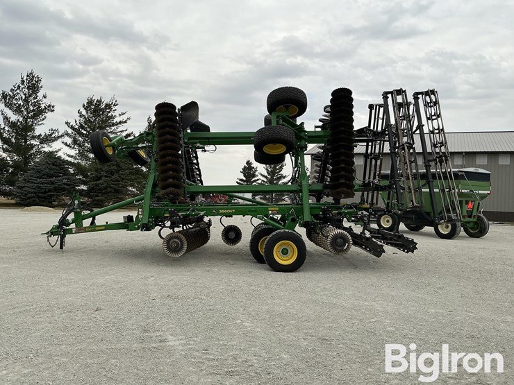 2022-john-deere-2660vt-image-8