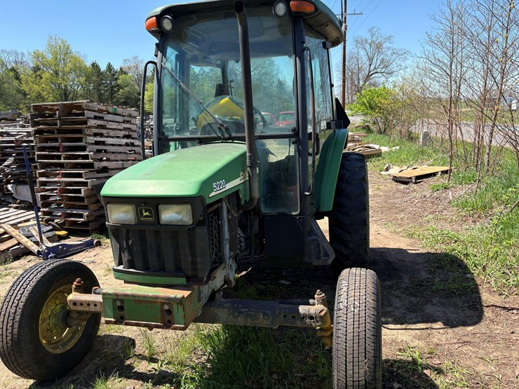 2004-john-deere-5520-image-13