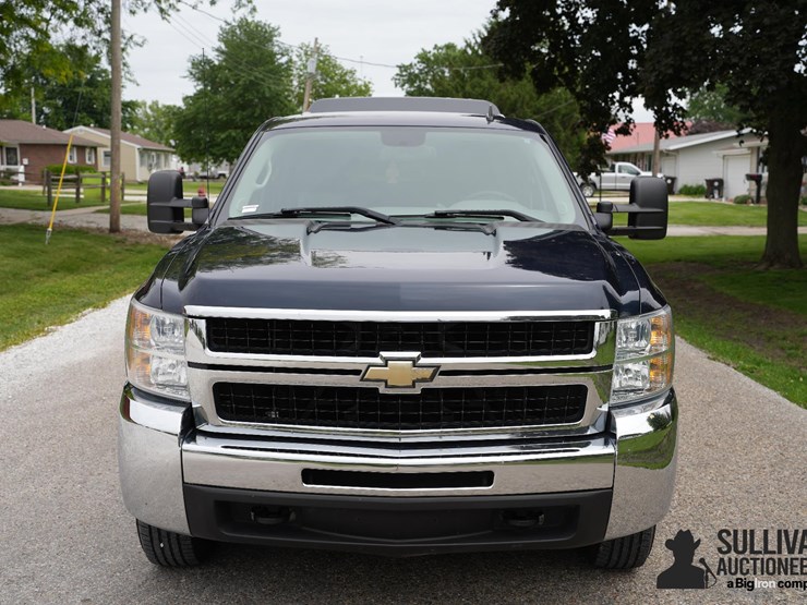 2007-chevrolet-silverado-2500-image-2
