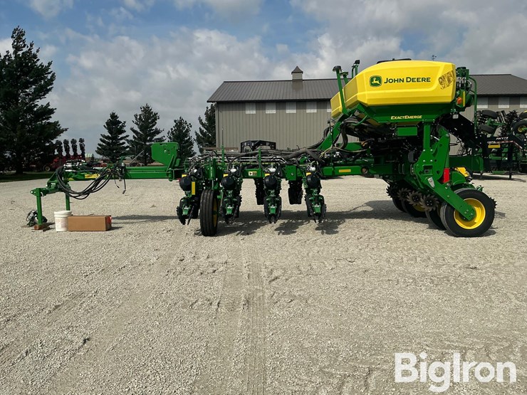 2022-john-deere-1775nt-image-8