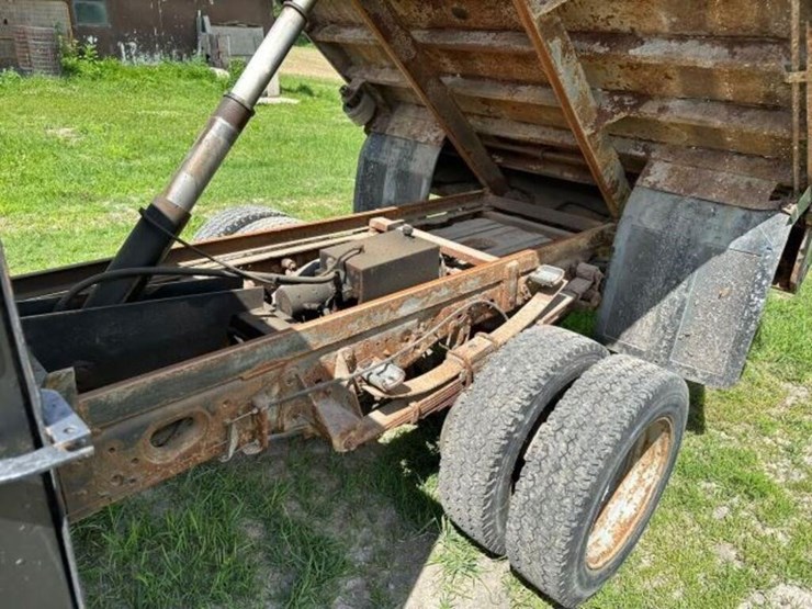 2002-ford-f550-image-17