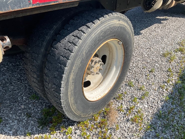 2002-international-durastar-4300-image-16