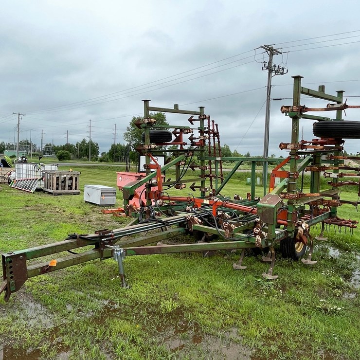 #4915 • Glencoe Field Cultivator with 3-Bar Harrow