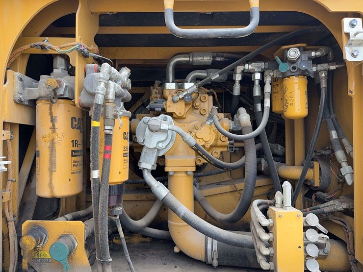 2014-caterpillar-336e-image-40