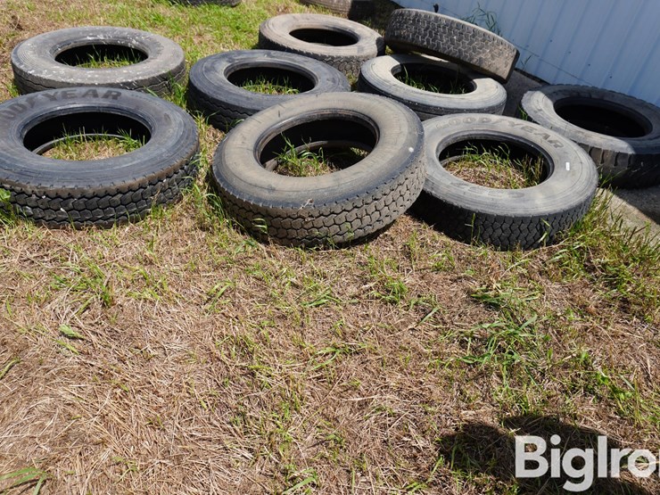 11r22.5-tires-image-2