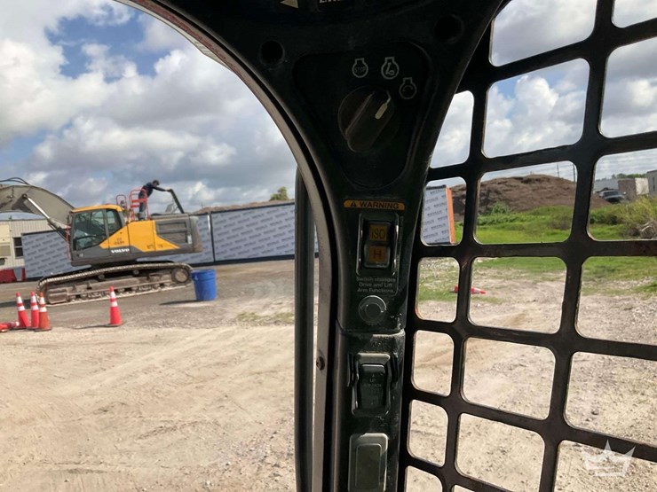 2020-bobcat-t450-image-8
