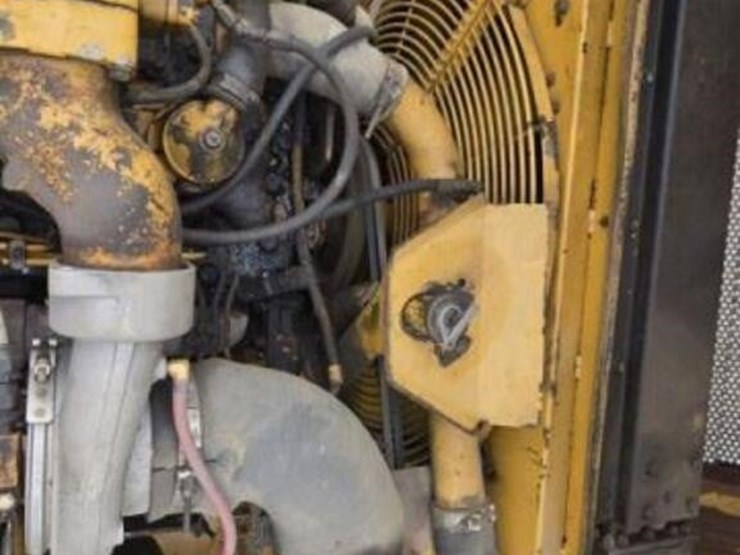 1996-caterpillar-d250e-image-55