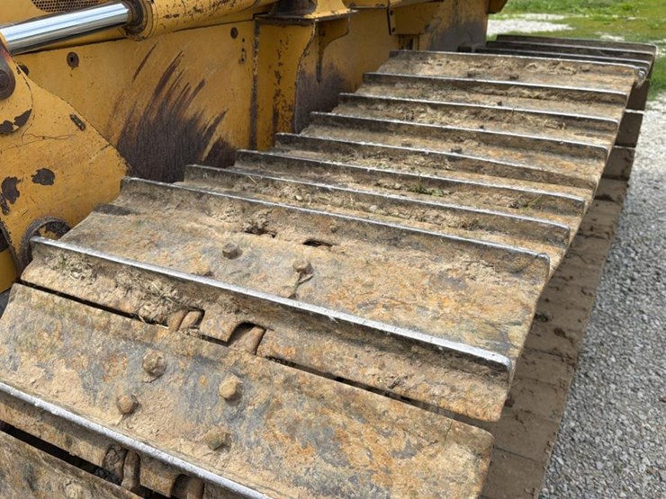 2004-deere-700h-image-54