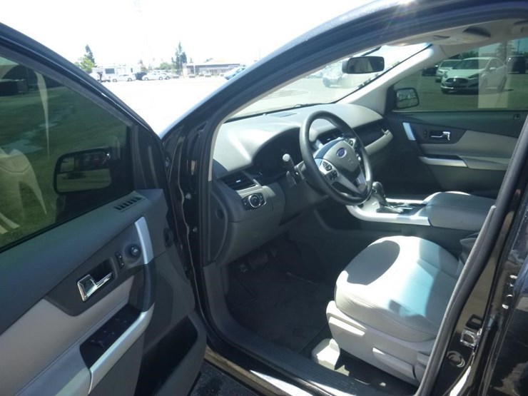 2013-ford-edge-image-5