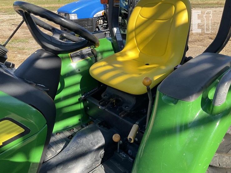 2009-john-deere-3038e-image-6