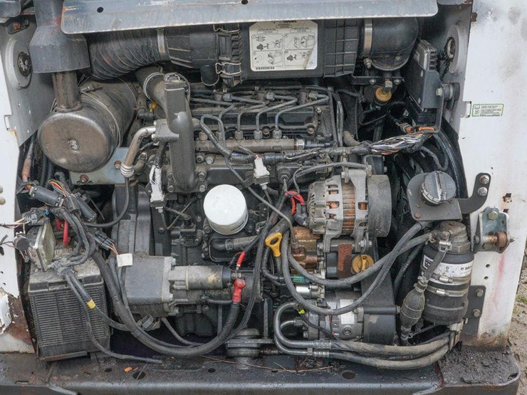 2015-bobcat-s650-image-22