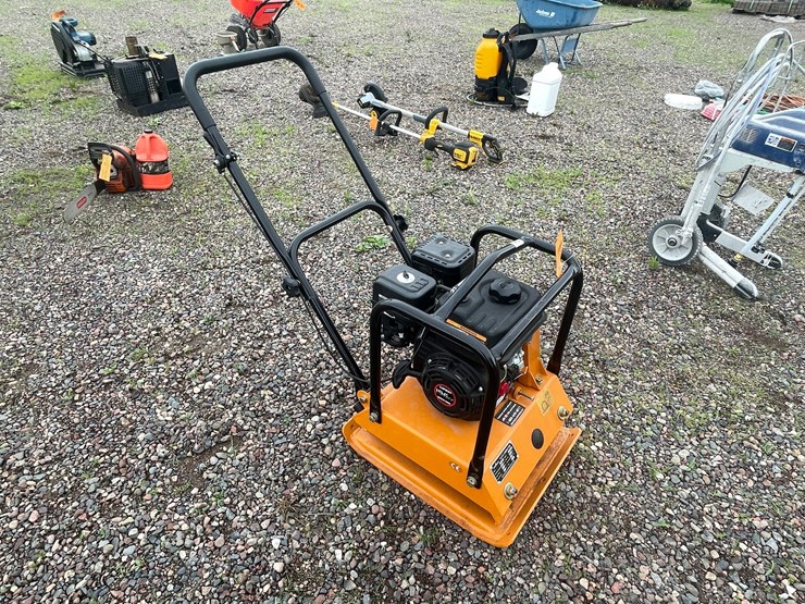 #4936-•-landhonor-gas-powered-plate-compactor-image-3