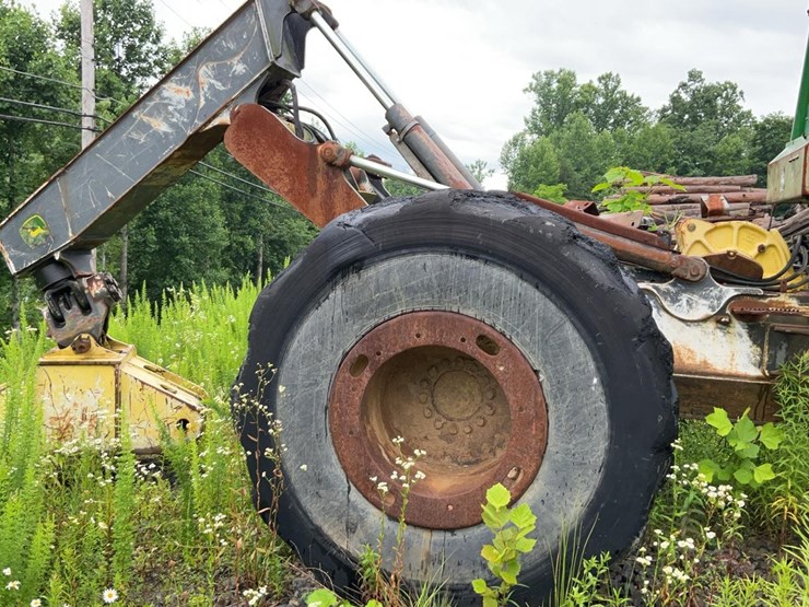 2008-deere-748g-iii-image-5