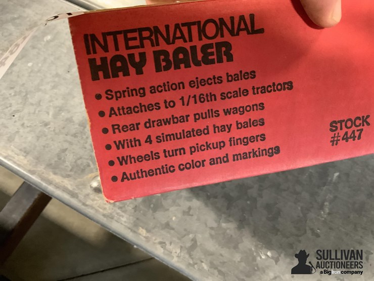 ertl-international-1/16-hay-baler-image-10
