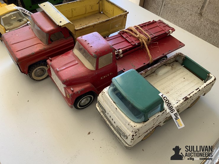 structo-&-ertl-toys-image-1