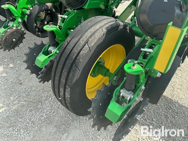 2022-john-deere-1775nt-image-19