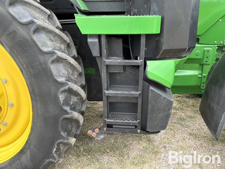 2023-john-deere-8r-230-image-16