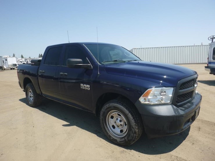 2016-dodge-1500-image-2