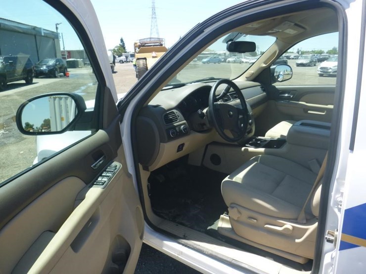 2013-chevrolet-tahoe-image-5