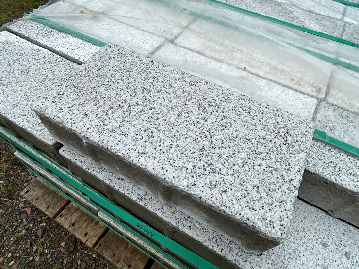 #4960-•-(2)-pallets-of-commercial-grade-patio-pavers-image-5