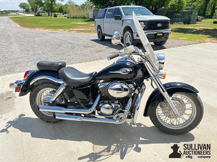 2002-honda-shadow-american-classic-edition-motorcycle-image-4