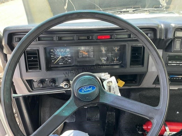 1996-ford-f800-image-19
