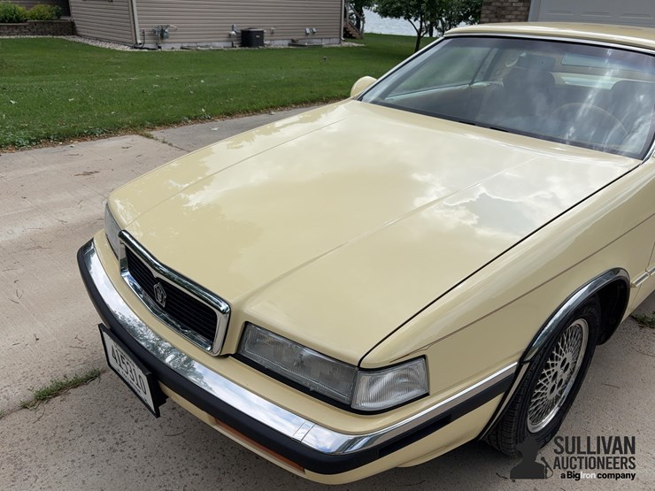 1989-maserati-convertible-coupe-collector-car-image-11