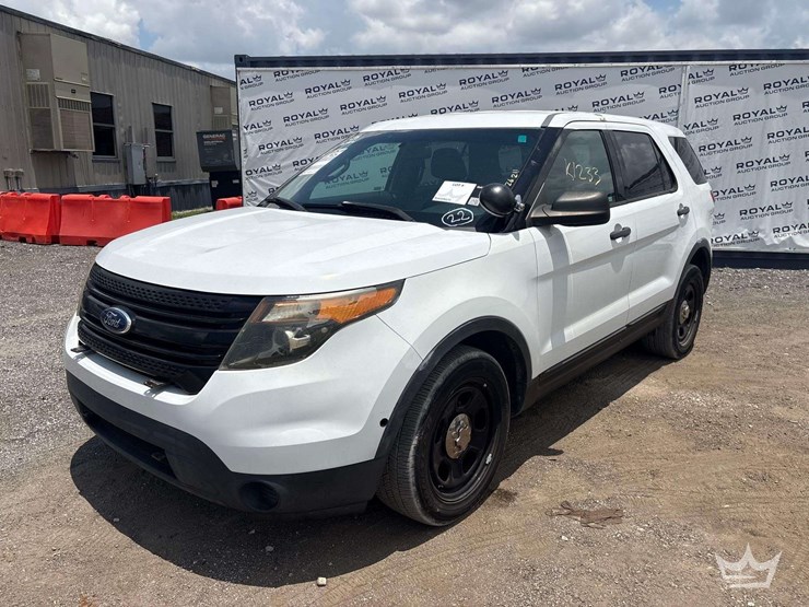 2013-ford-explorer-image-1