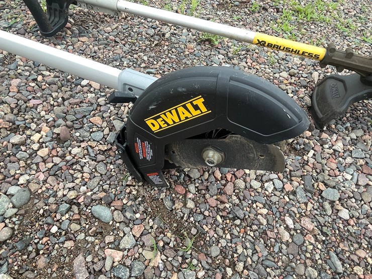 #4949-•-dewalt-20-volt-cordless-weed-whip-and-edger-image-3