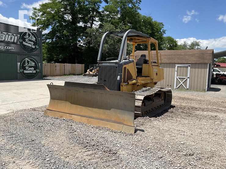 2004-deere-700h-image-8