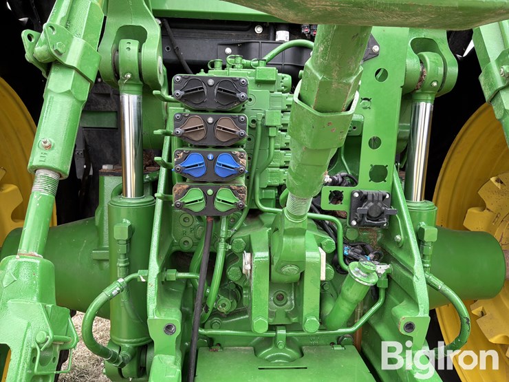 2023-john-deere-8r-230-image-20