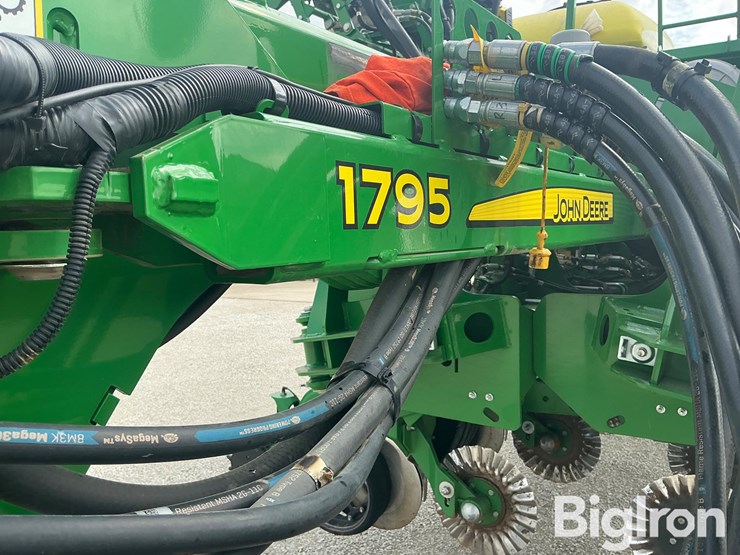 2018-john-deere-1795-image-19