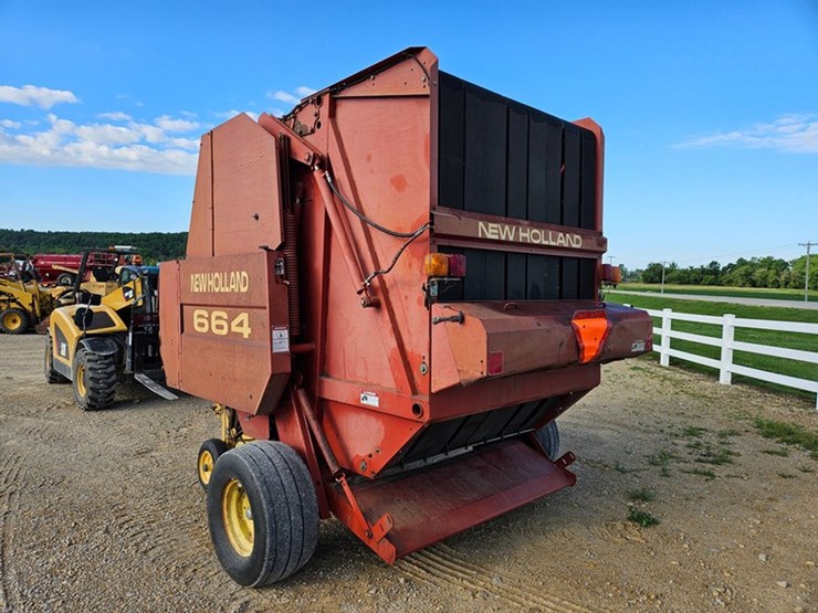 new-holland-664-image-3