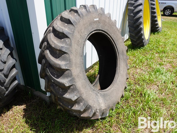 16.9r28-tire-image-3