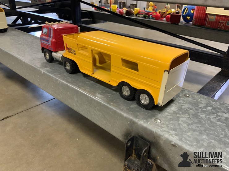 ertl-vista-dome-horse-van-and-truck-image-5