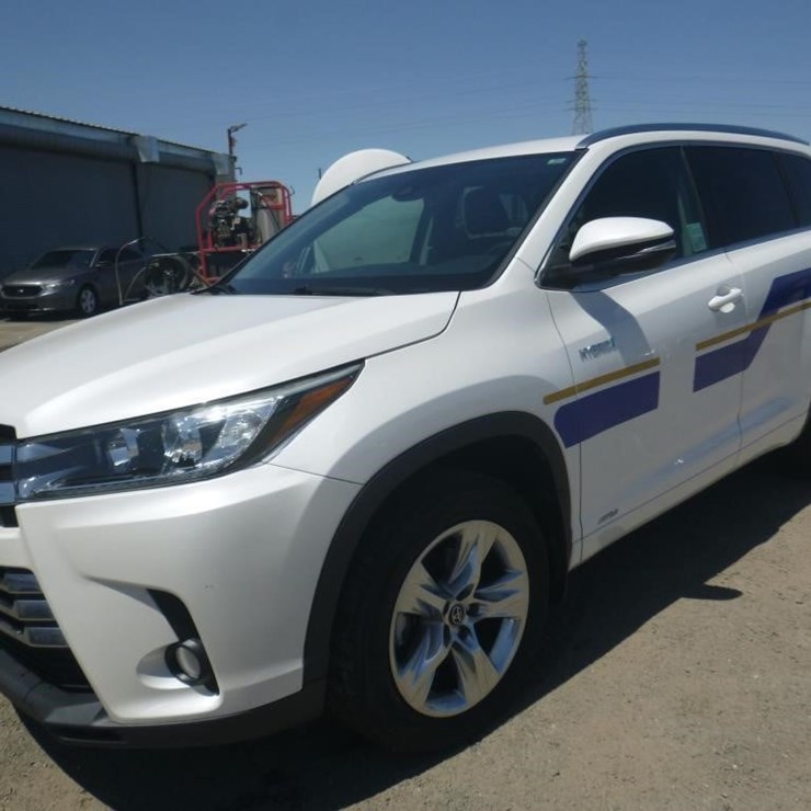 2017 TOYOTA HIGHLANDER