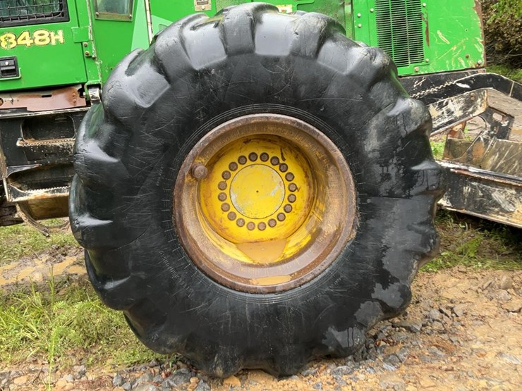 2015-deere-848h-image-37